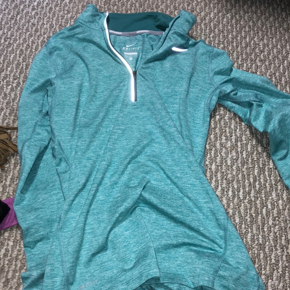 Dri-fit pull over NIKE